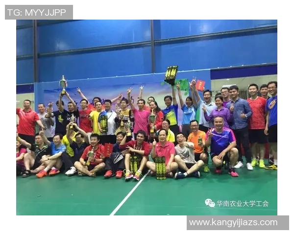 杭州羽毛球队与成都羽毛球队赛后复盘分析比赛经验与战术调整探讨